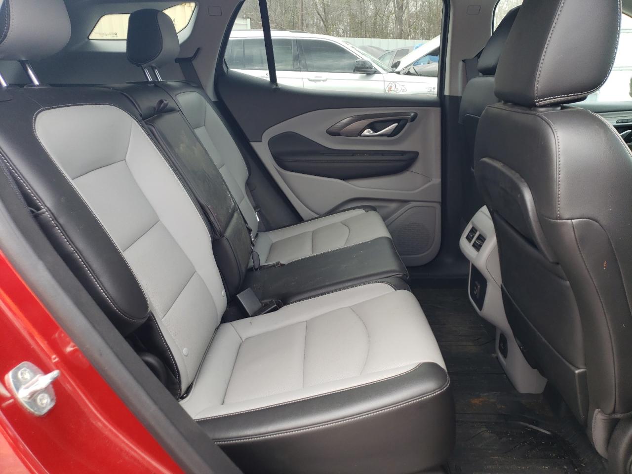 2022 GMC Terrain - Image 11