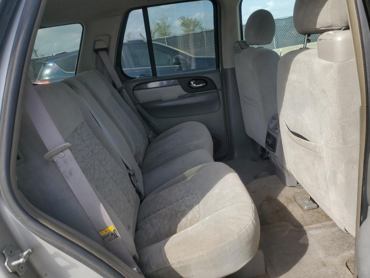 2006 GMC Envoy - Image 11