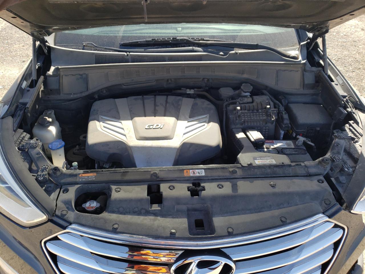 2016 Hyundai Santa Fe - Image 12