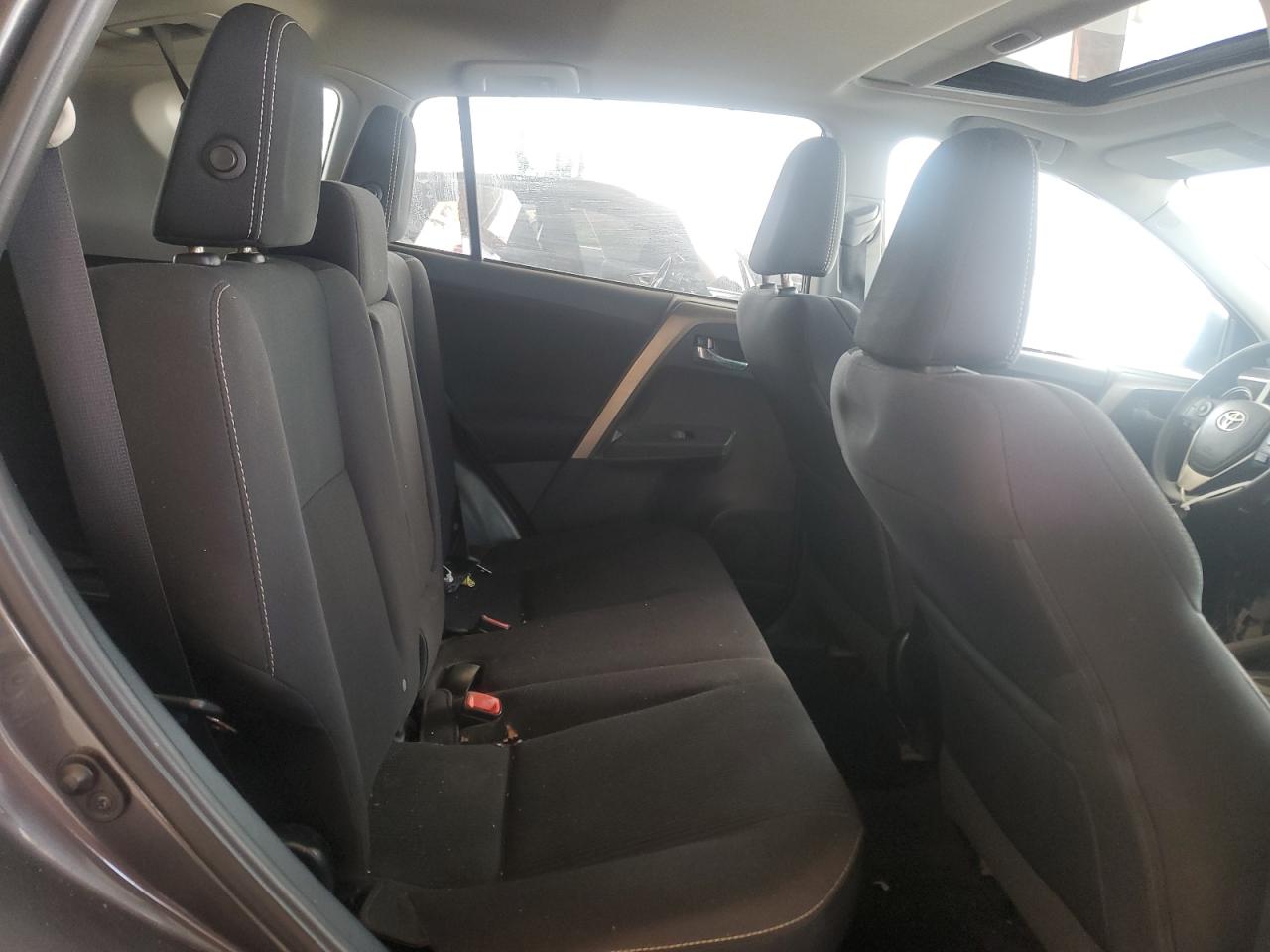 2015 Toyota RAV 4 - Image 11