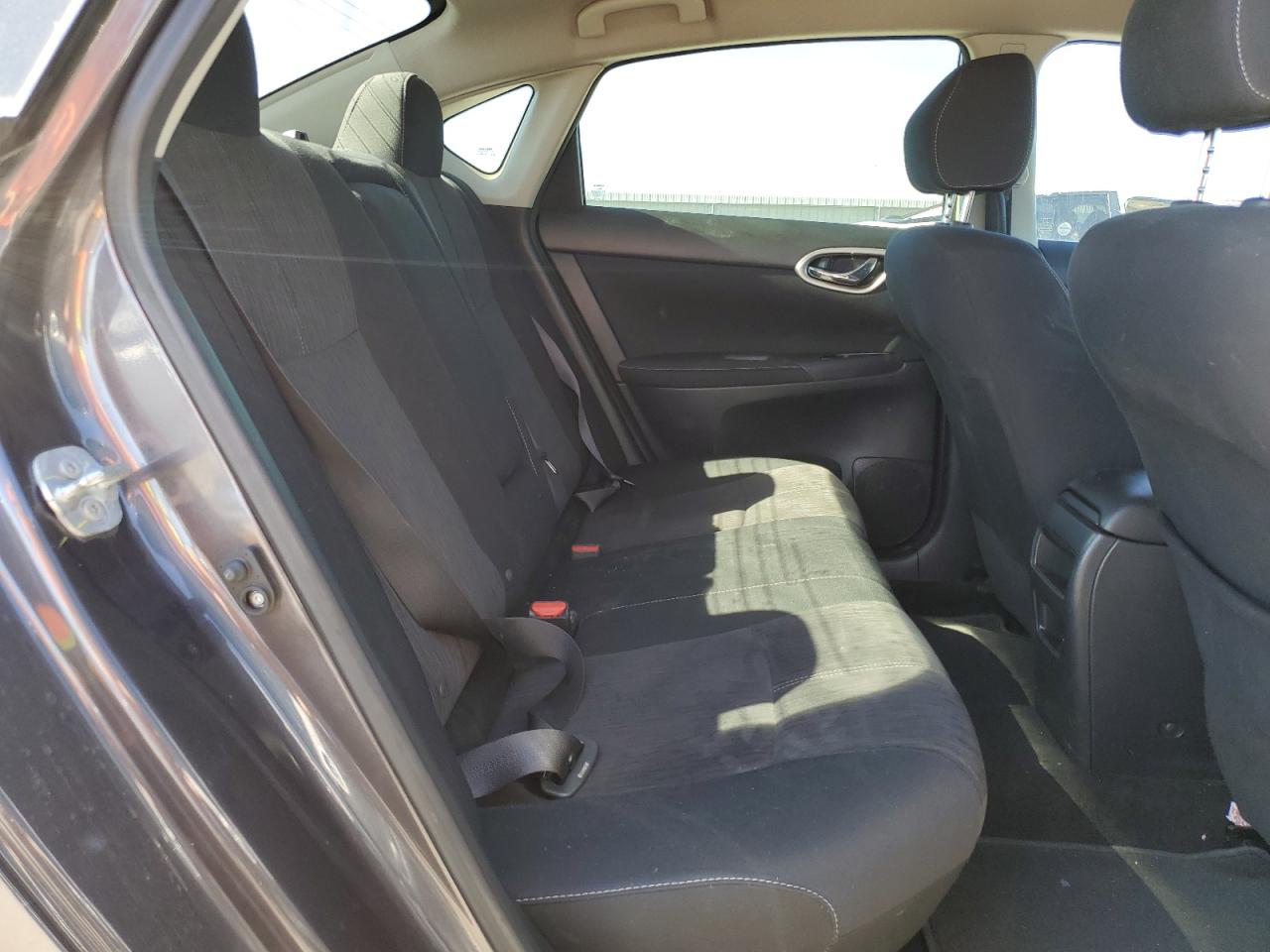 2015 Nissan Sentra - Image 10