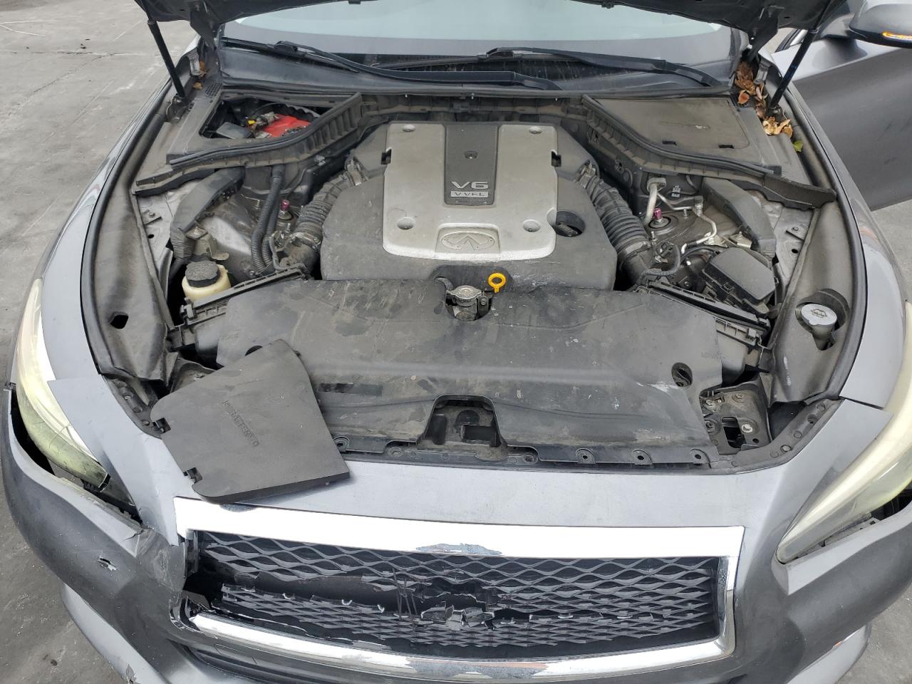 2015 Infiniti Q50 - Image 13