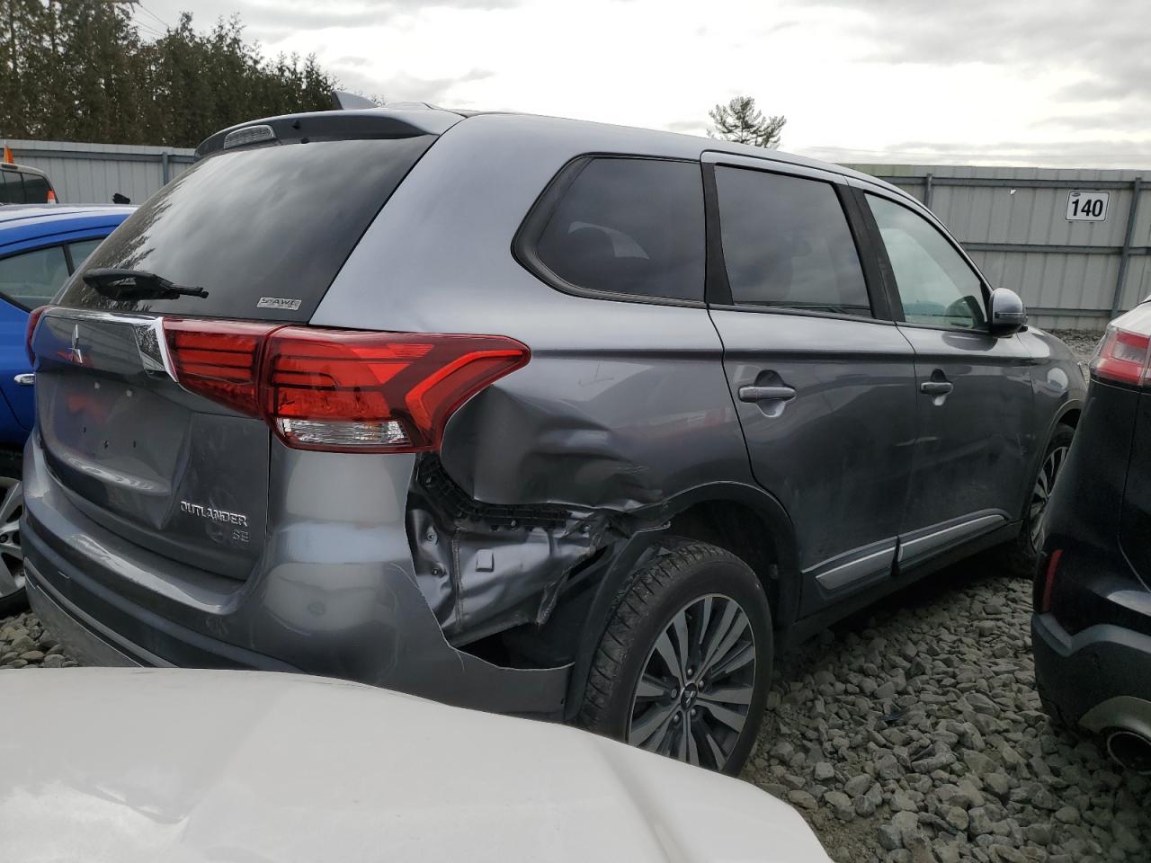 2019 Mitsubishi Outlander - Image 3