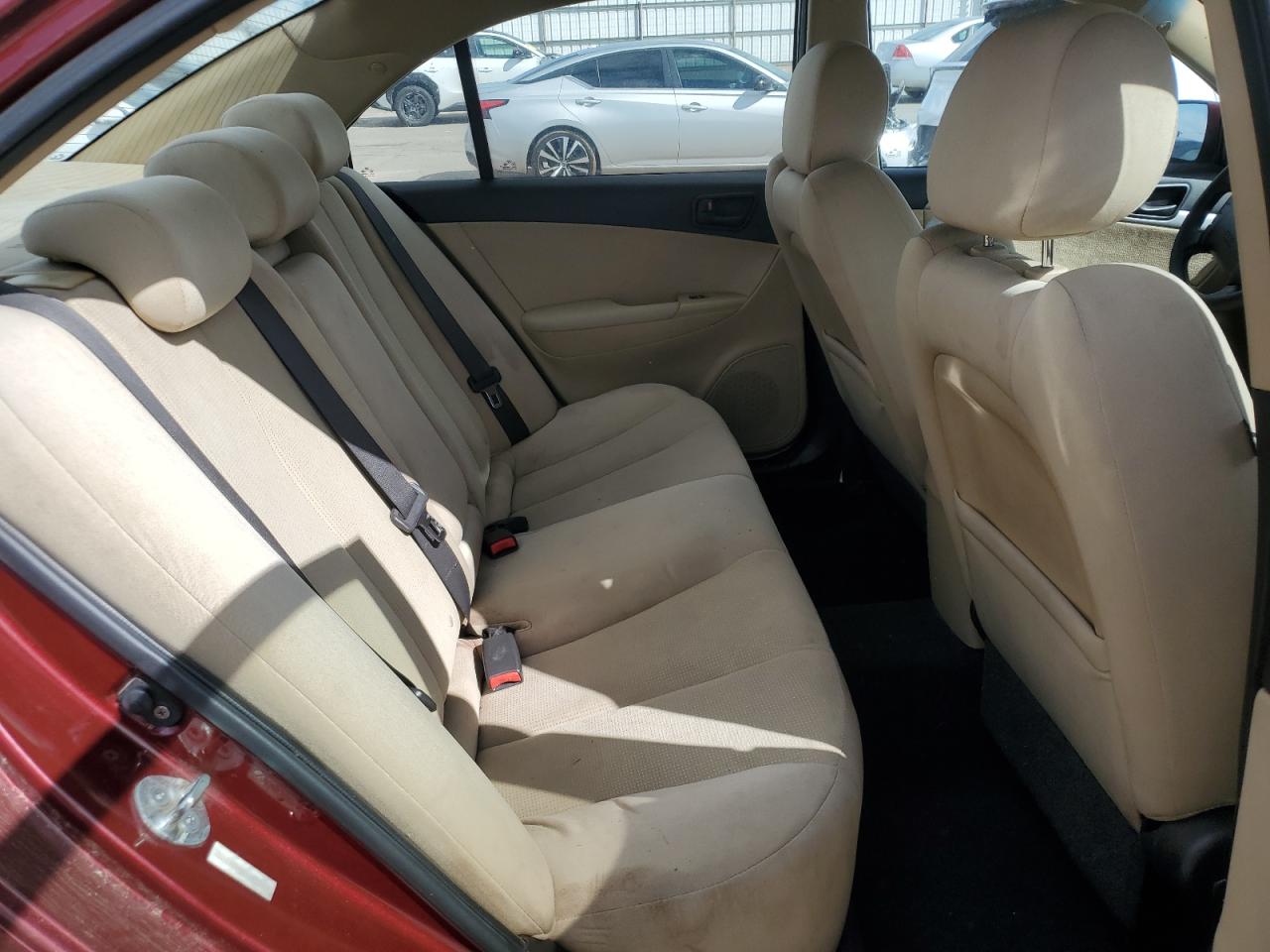2010 Hyundai Sonata - Image 10