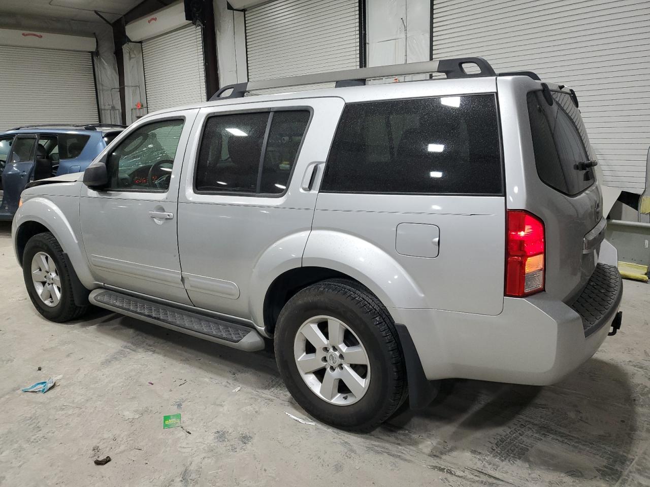 2012 Nissan Pathfinder - Image 2