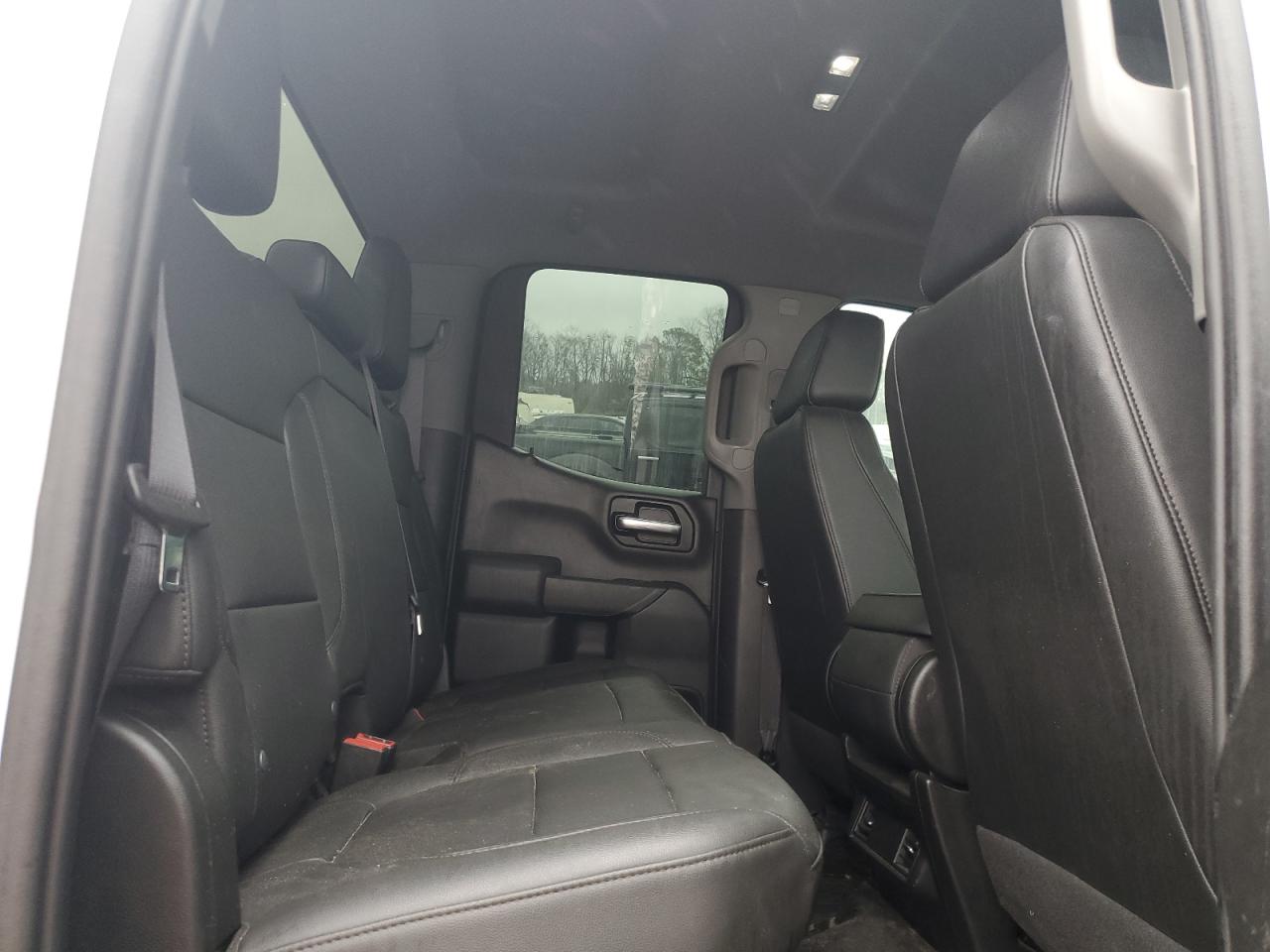 2021 Chevrolet Silverado - Image 10