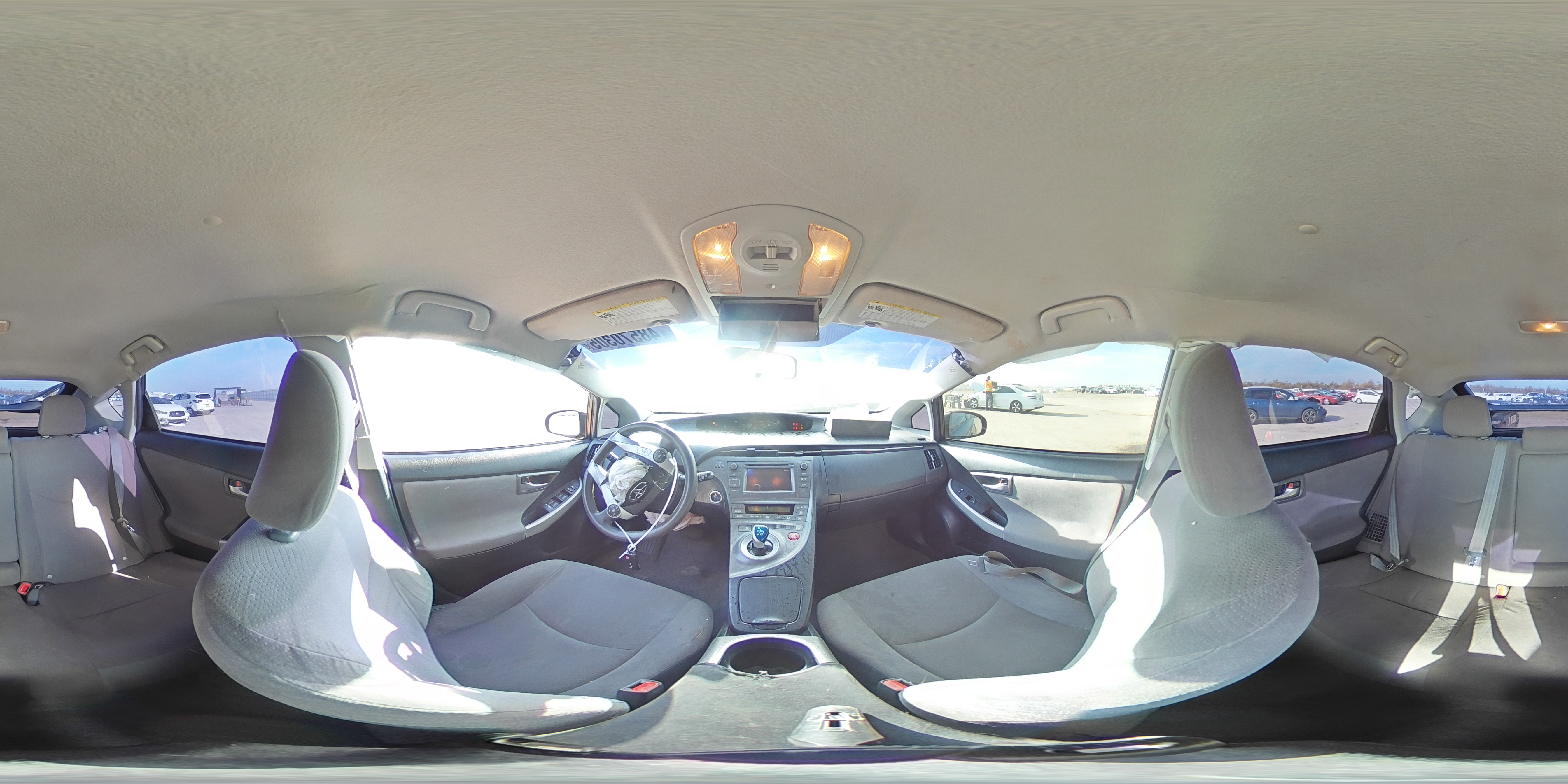 2014 Toyota Prius - Image 13