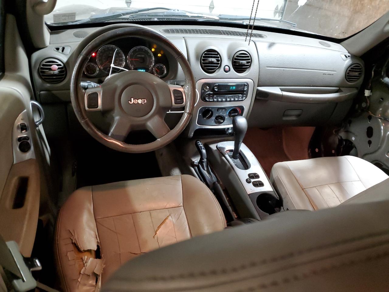 2006 Jeep Liberty (North America) - Image 8