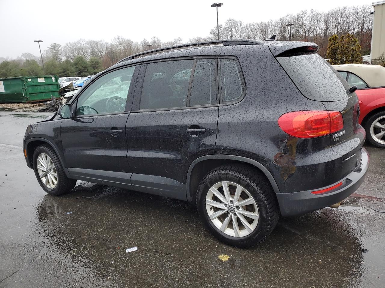 2017 Volkswagen Tiguan - Image 2