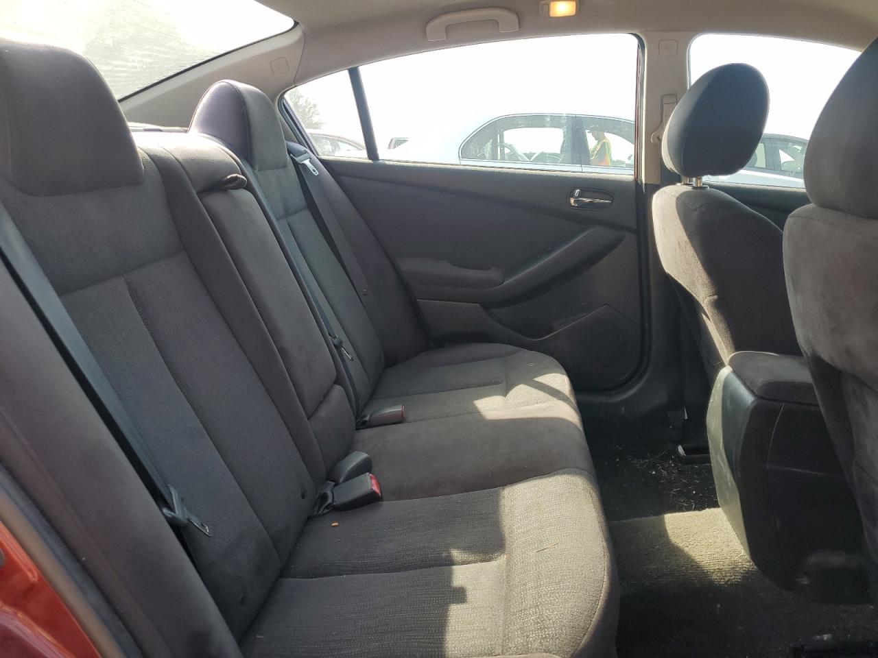 2012 Nissan Altima - Image 10