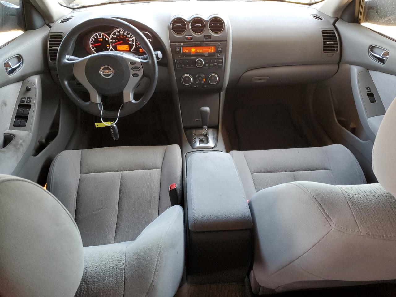2010 Nissan Altima - Image 8