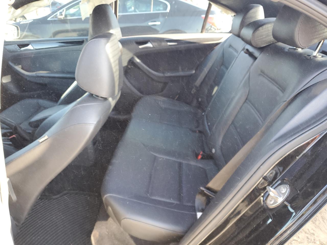 2018 Volkswagen Jetta - Image 10