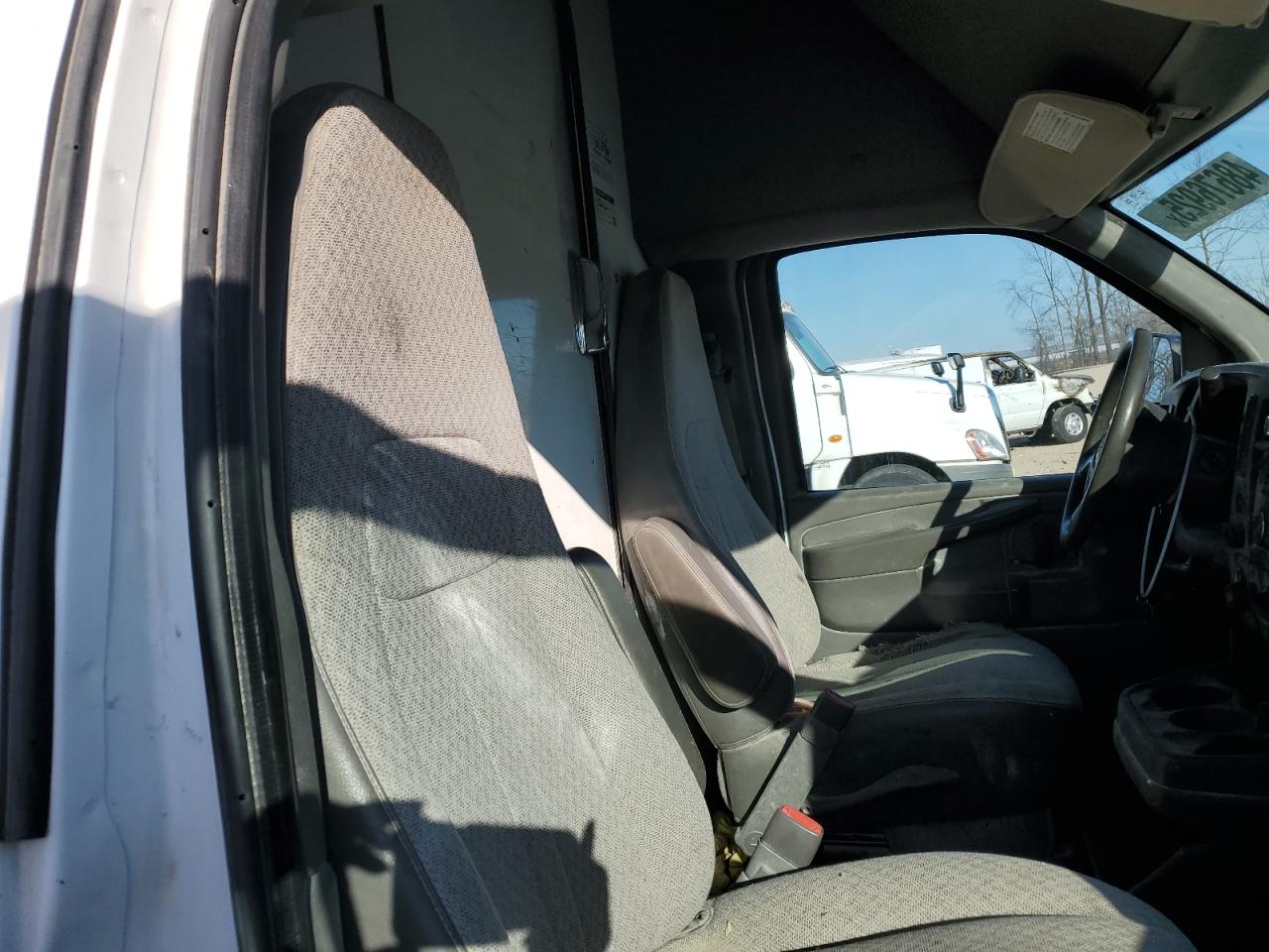 2014 GMC Savana - Image 11