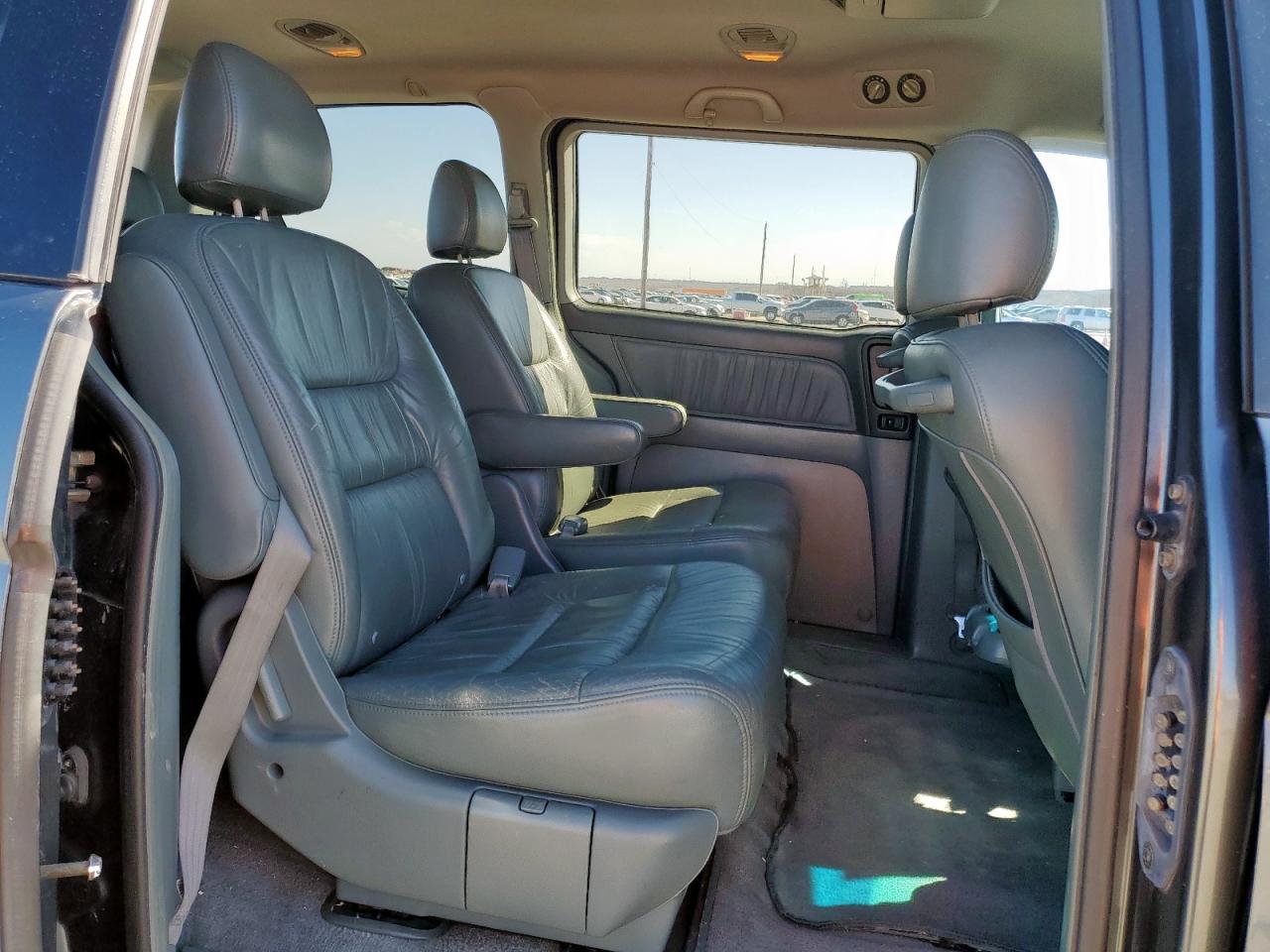 2004 Honda Odyssey - Image 11