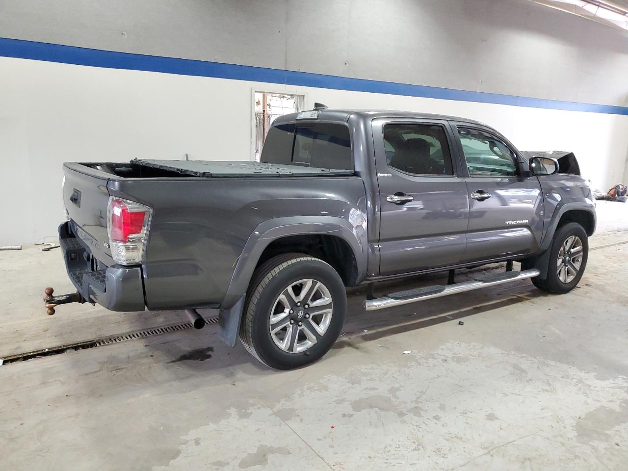 2017 Toyota Tacoma - Image 3