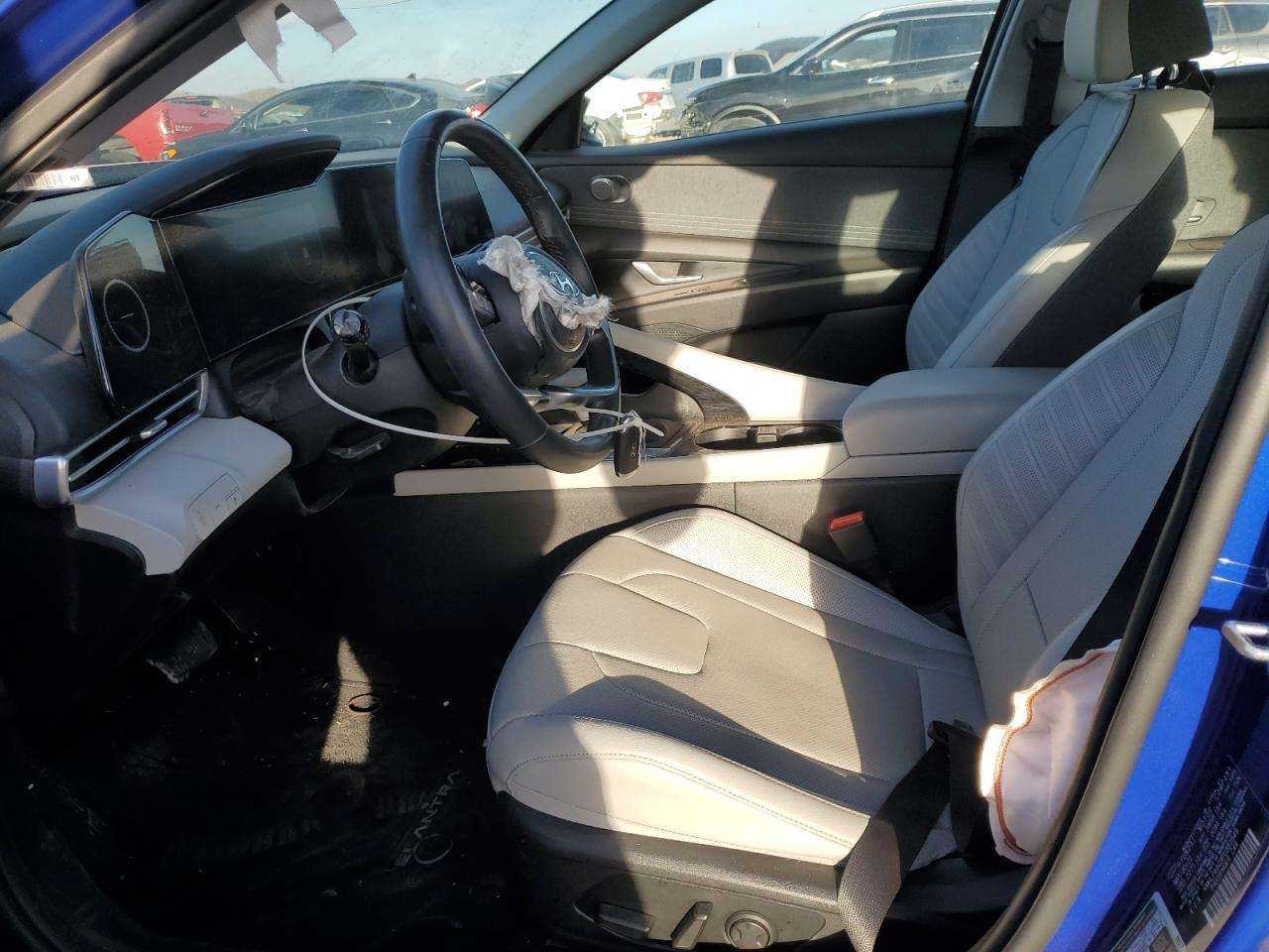 2023 Hyundai Elantra - Image 7