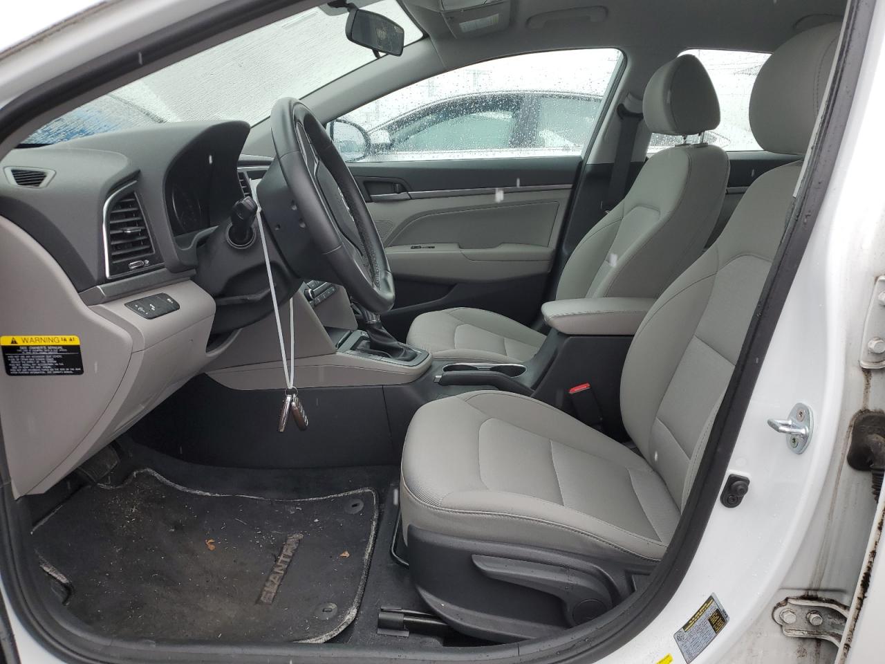 2017 Hyundai Elantra - Image 7