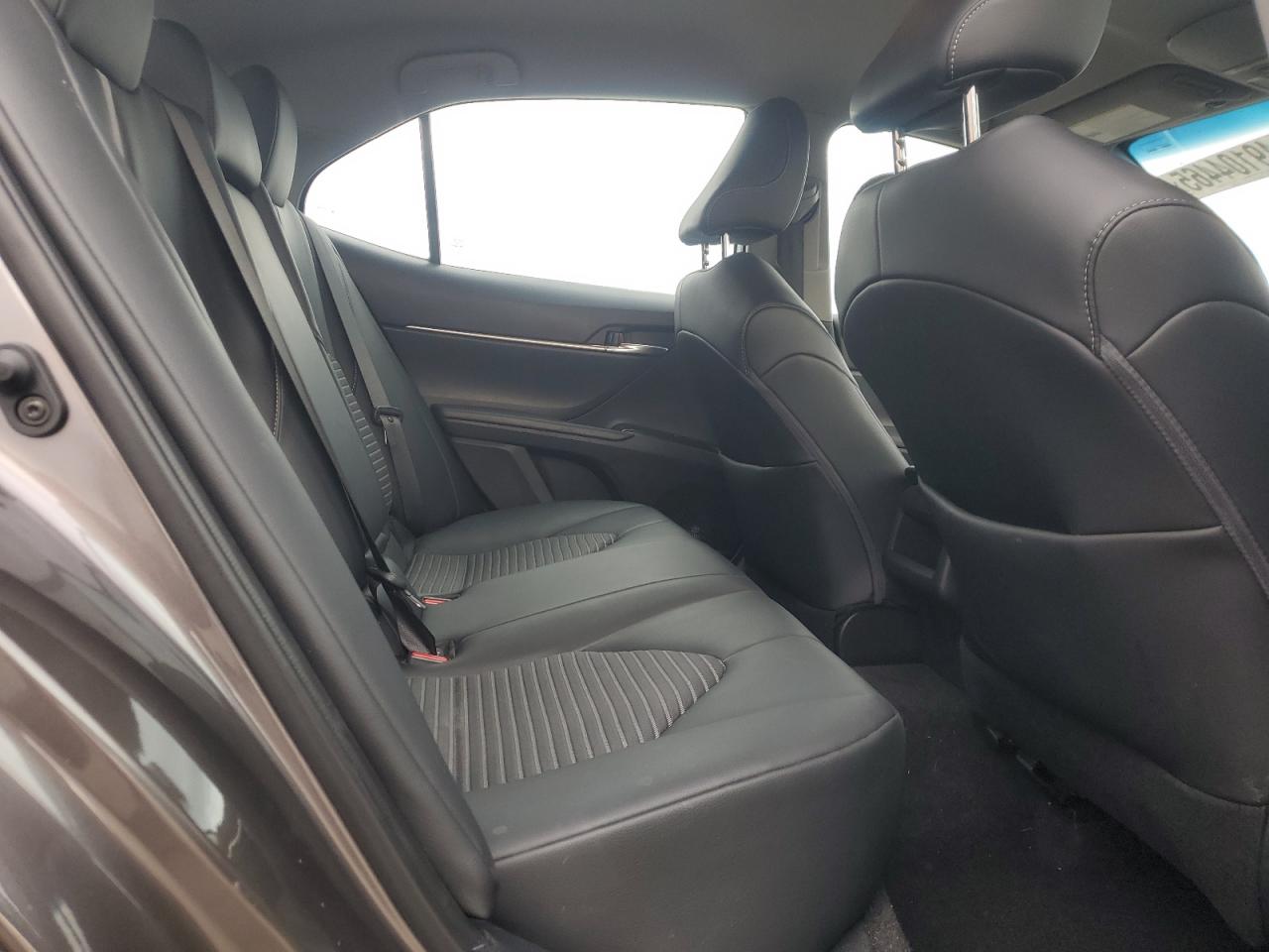 2020 Toyota Camry - Image 10