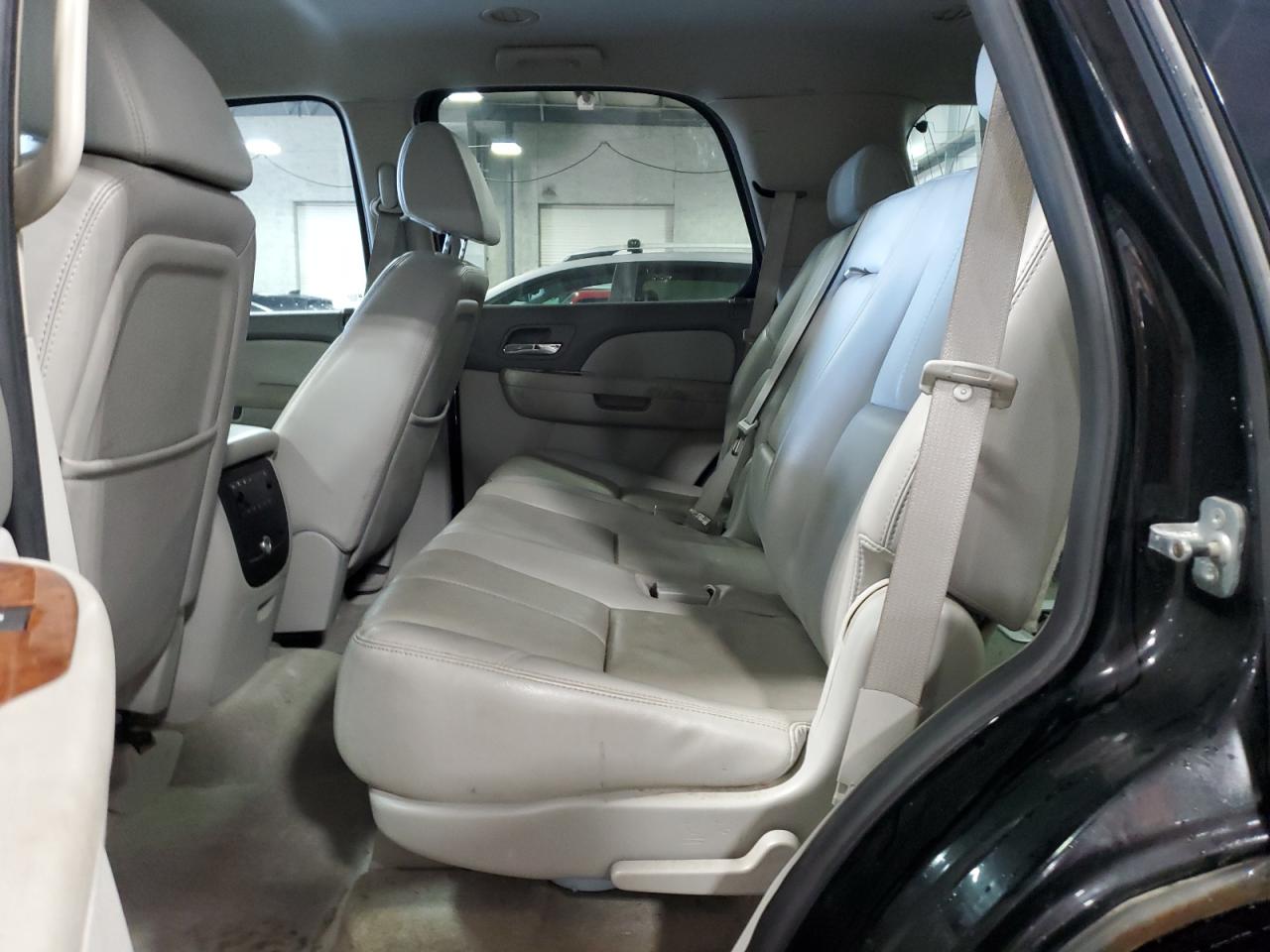 2007 Chevrolet Tahoe - Image 11
