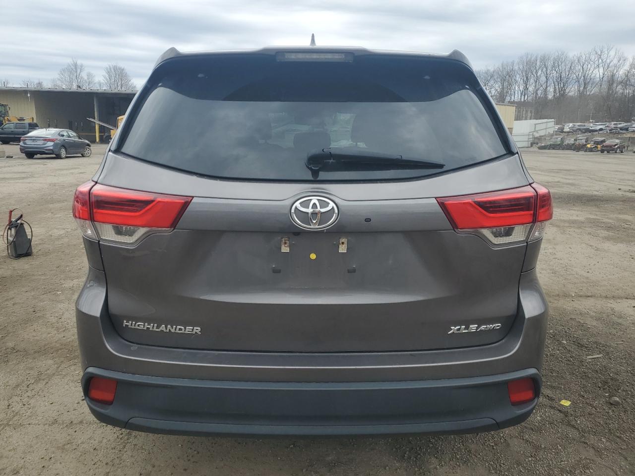 2019 Toyota Highlander - Image 6
