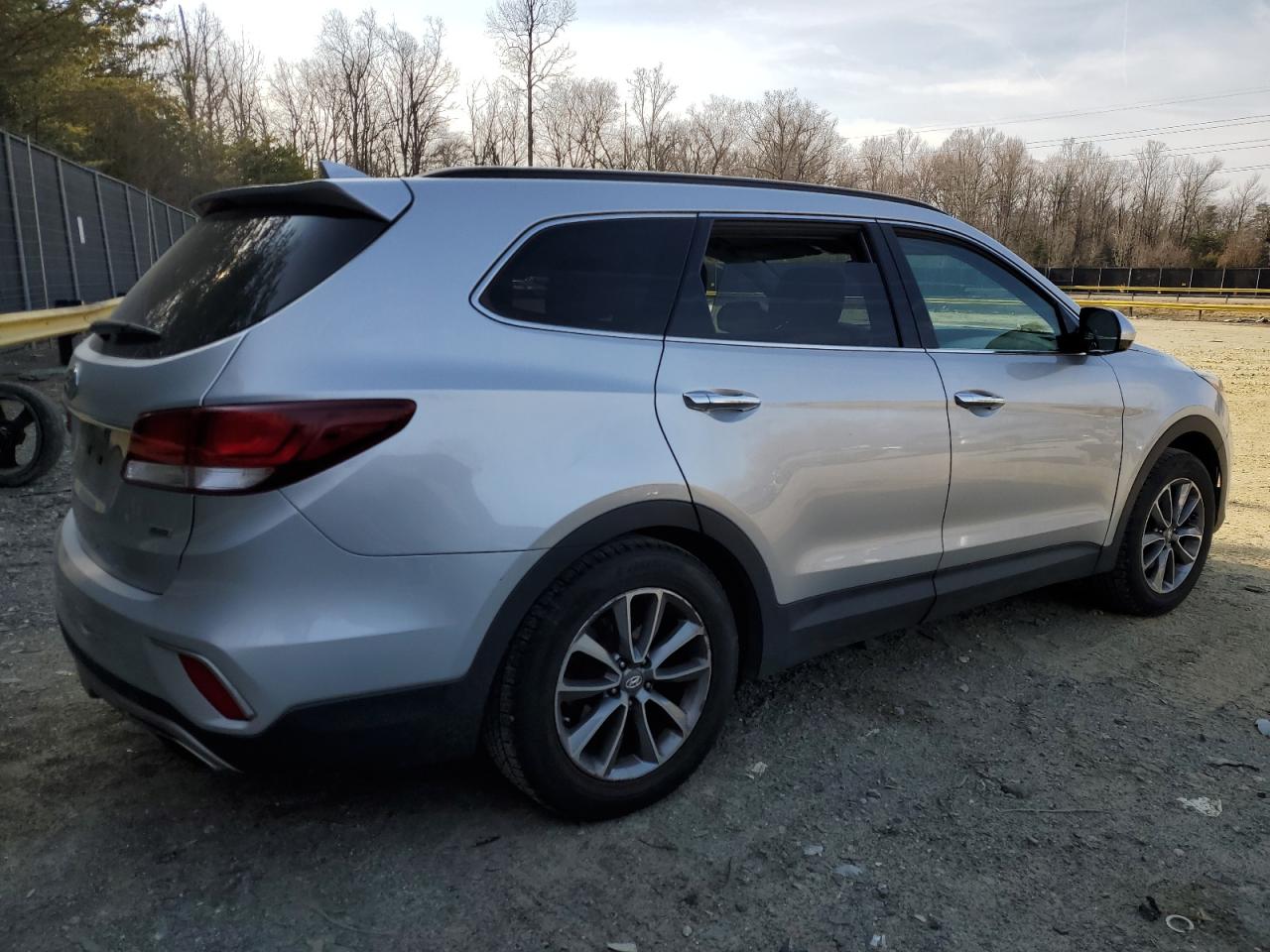 2017 Hyundai Santa Fe - Image 3
