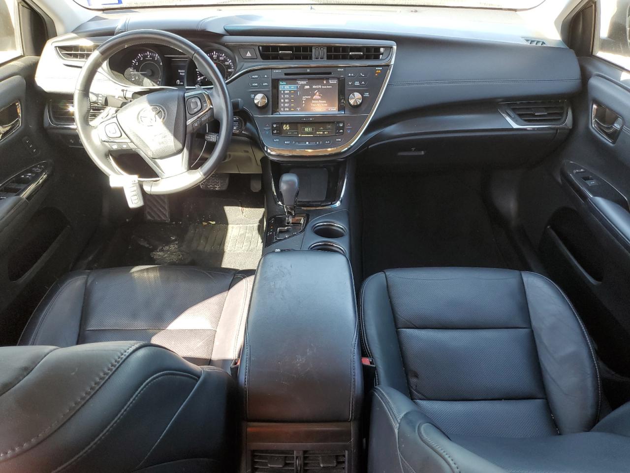 2016 Toyota Avalon - Image 8