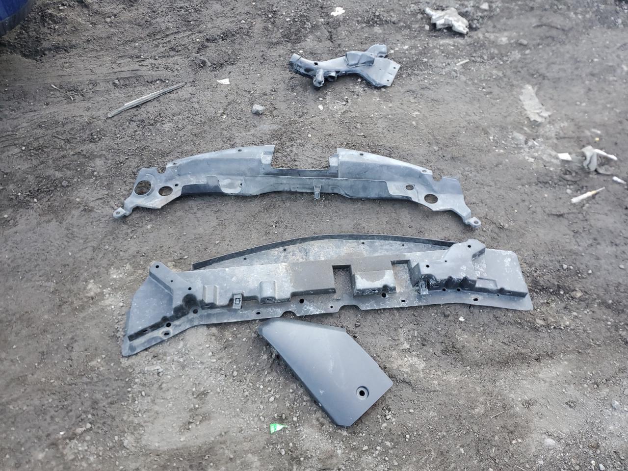 2011 Nissan Versa - Image 12