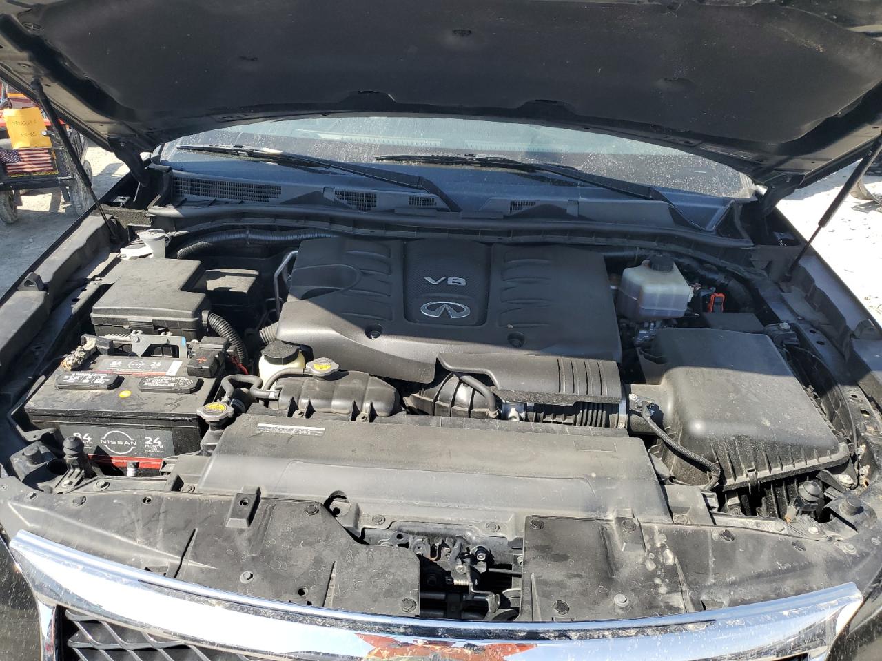 2017 Infiniti QX80 - Image 12