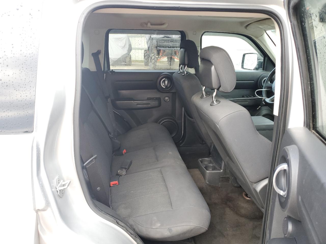 2011 Dodge Nitro - Image 11