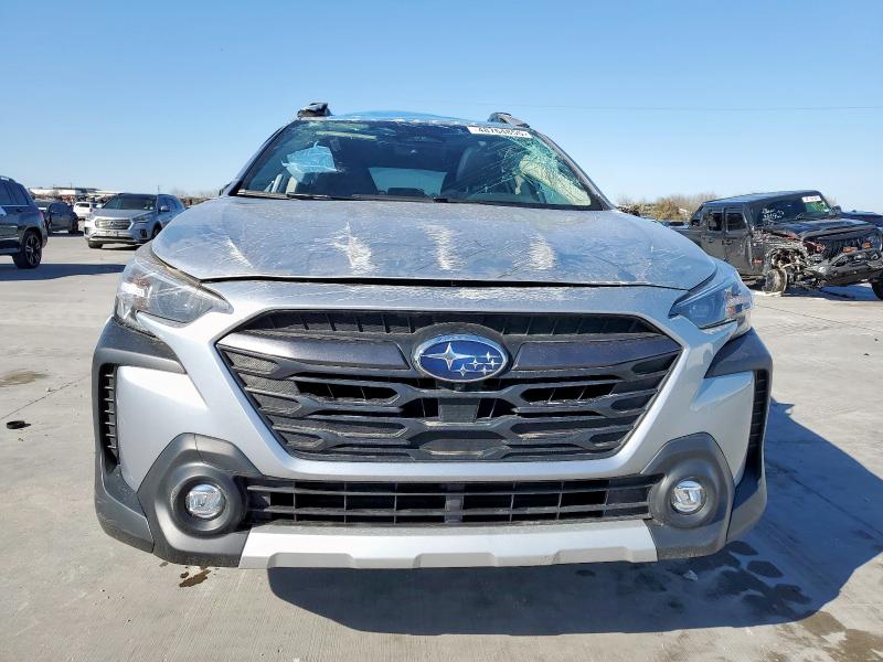  SUBARU OUTBACK 2024 Srebrny