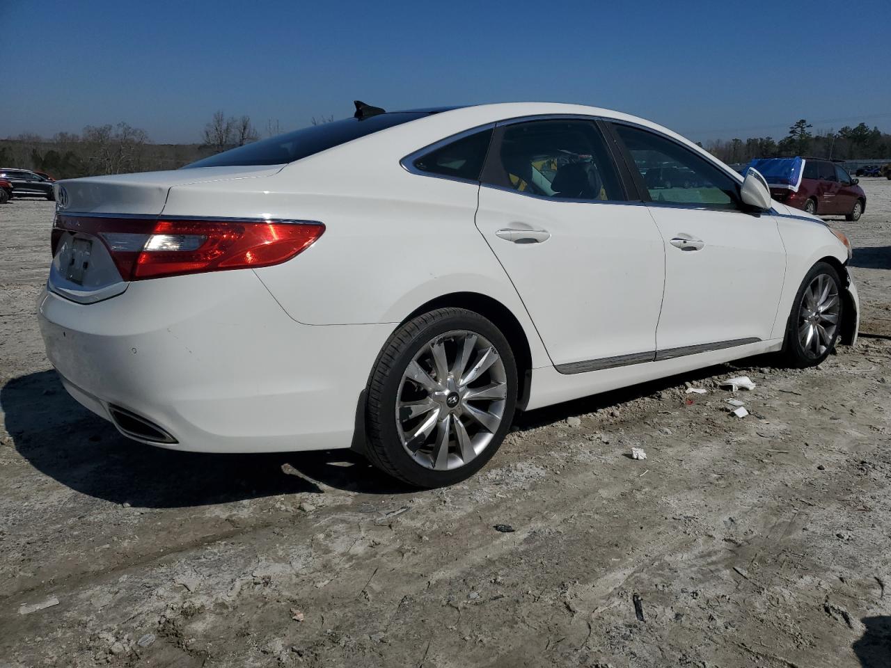 2012 Hyundai Azera - Image 3