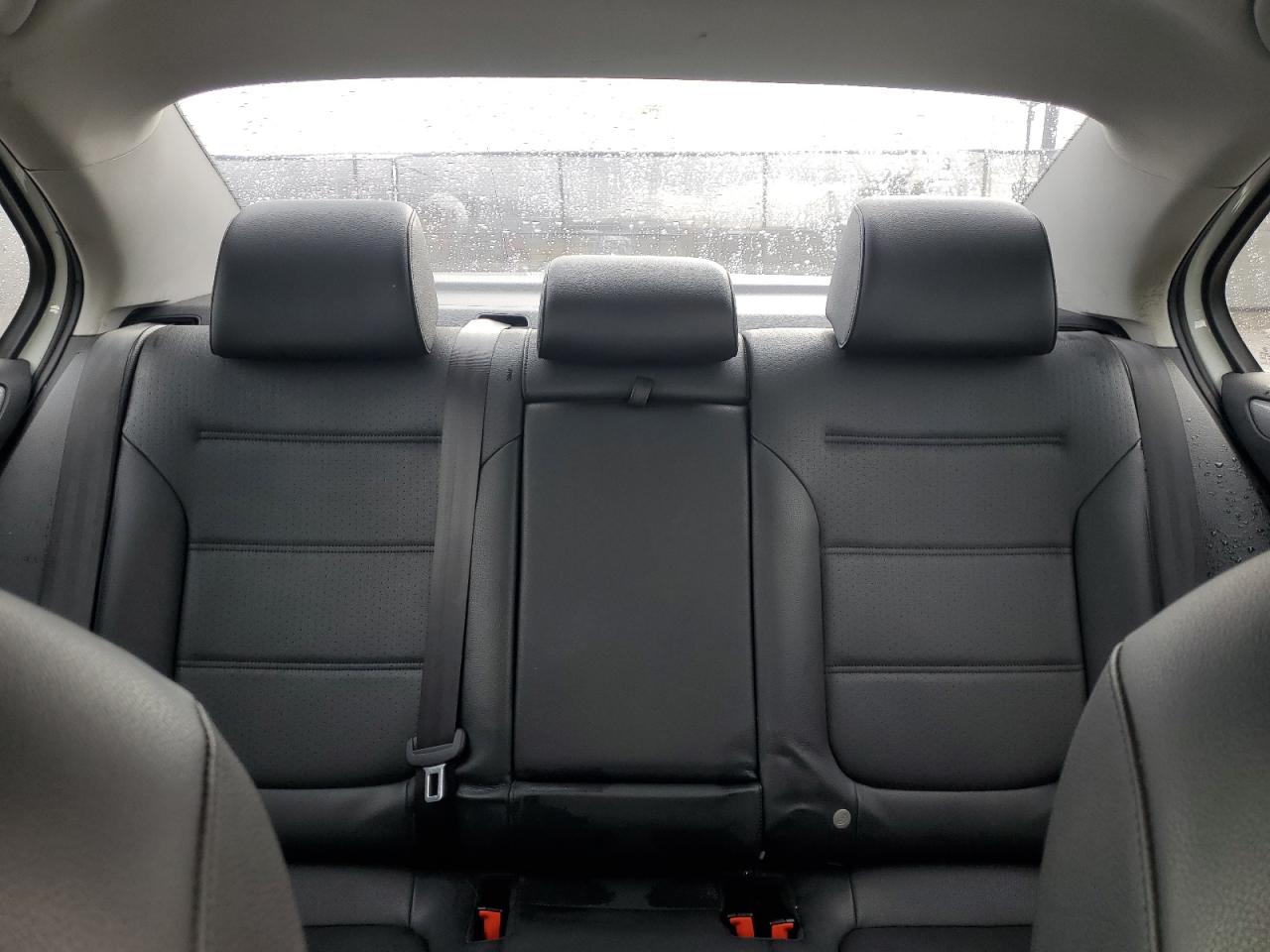 2017 Volkswagen Jetta - Image 10