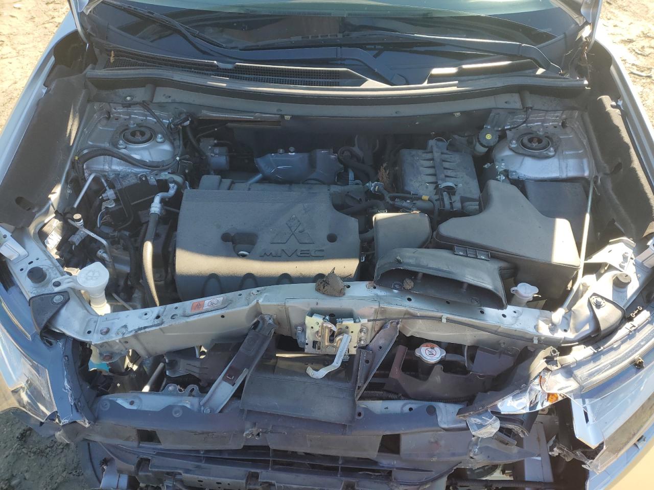 2019 Mitsubishi Outlander - Image 13