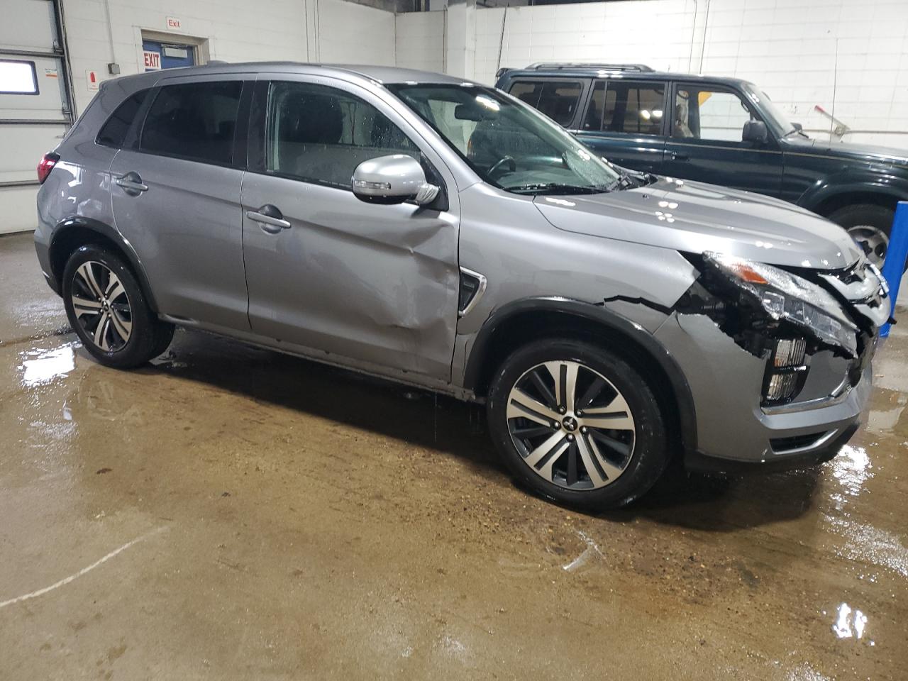 2020 Mitsubishi Outlander - Image 4