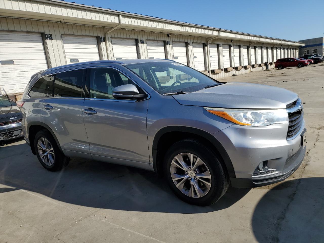 2014 Toyota Highlander - Image 4