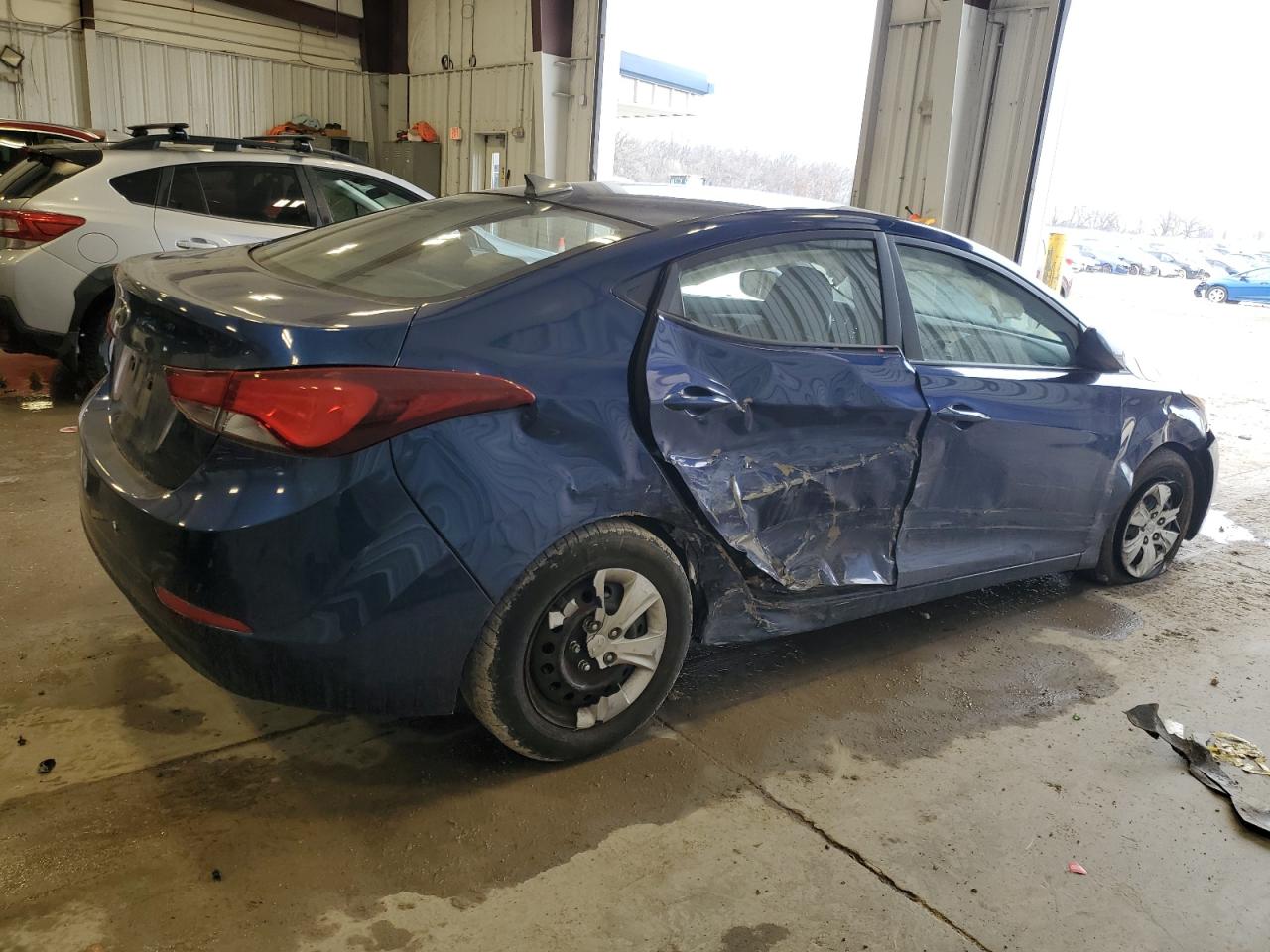 2016 Hyundai Elantra - Image 3