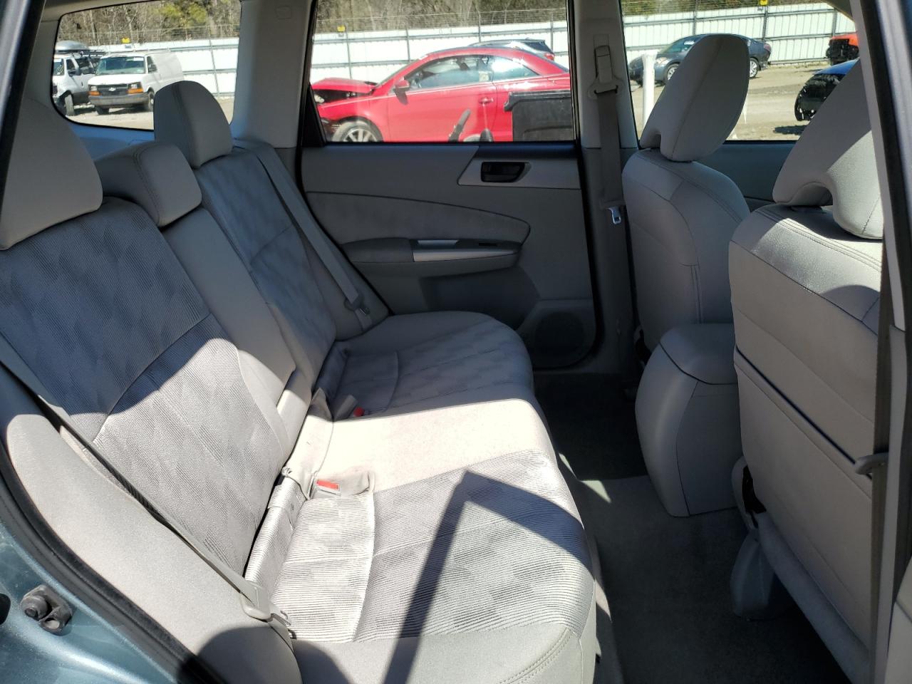 2010 Subaru Forester - Image 11