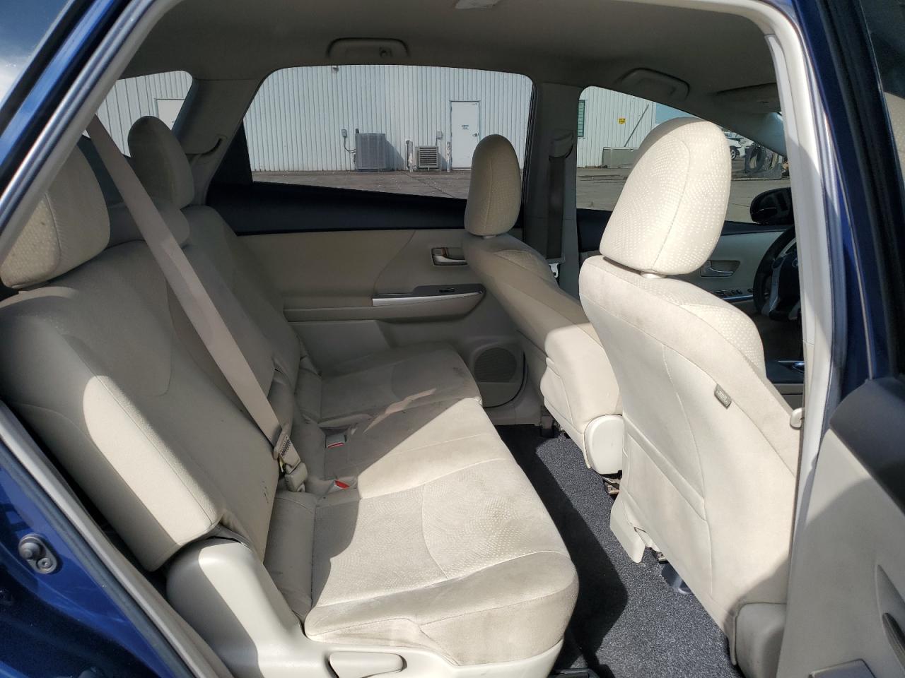 2012 Toyota Prius - Image 10