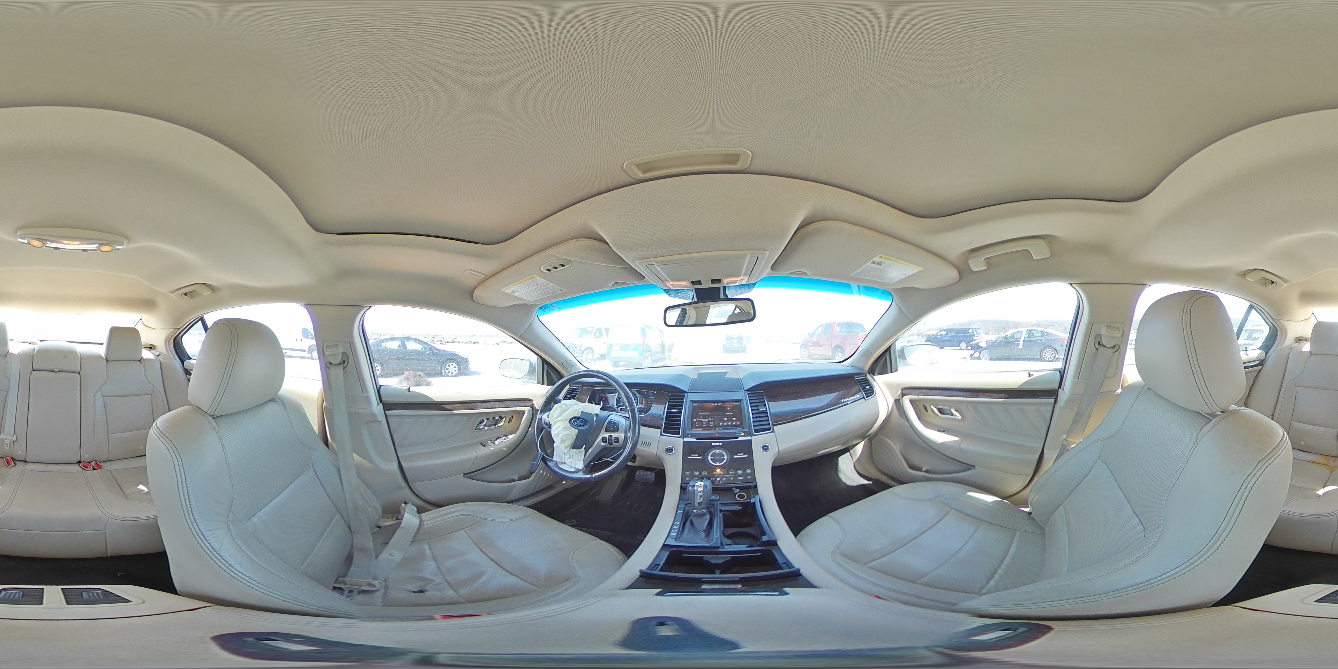 2013 Ford Taurus - Image 12