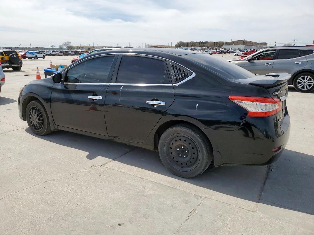 2015 Nissan Sentra - Image 2