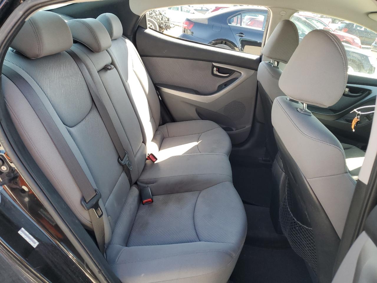2011 Hyundai Elantra - Image 10