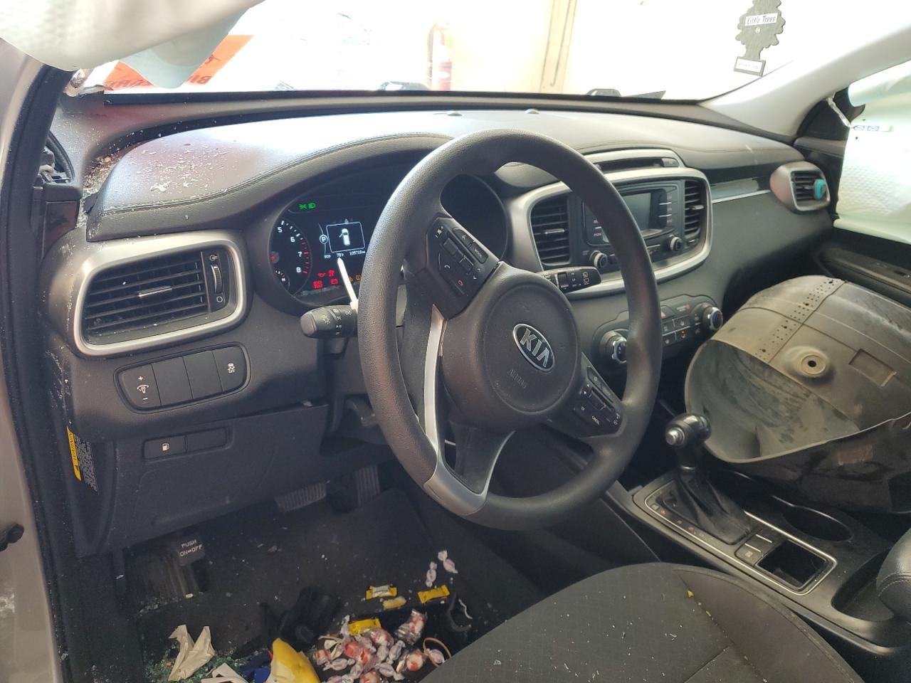 2017 Kia Sorento - Image 8