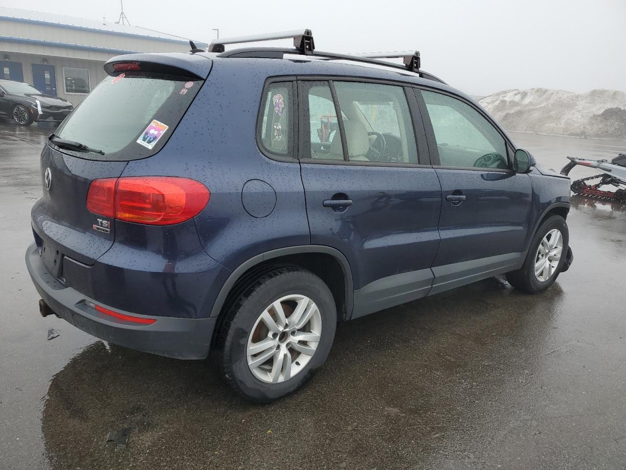 2016 Volkswagen Tiguan - Image 3