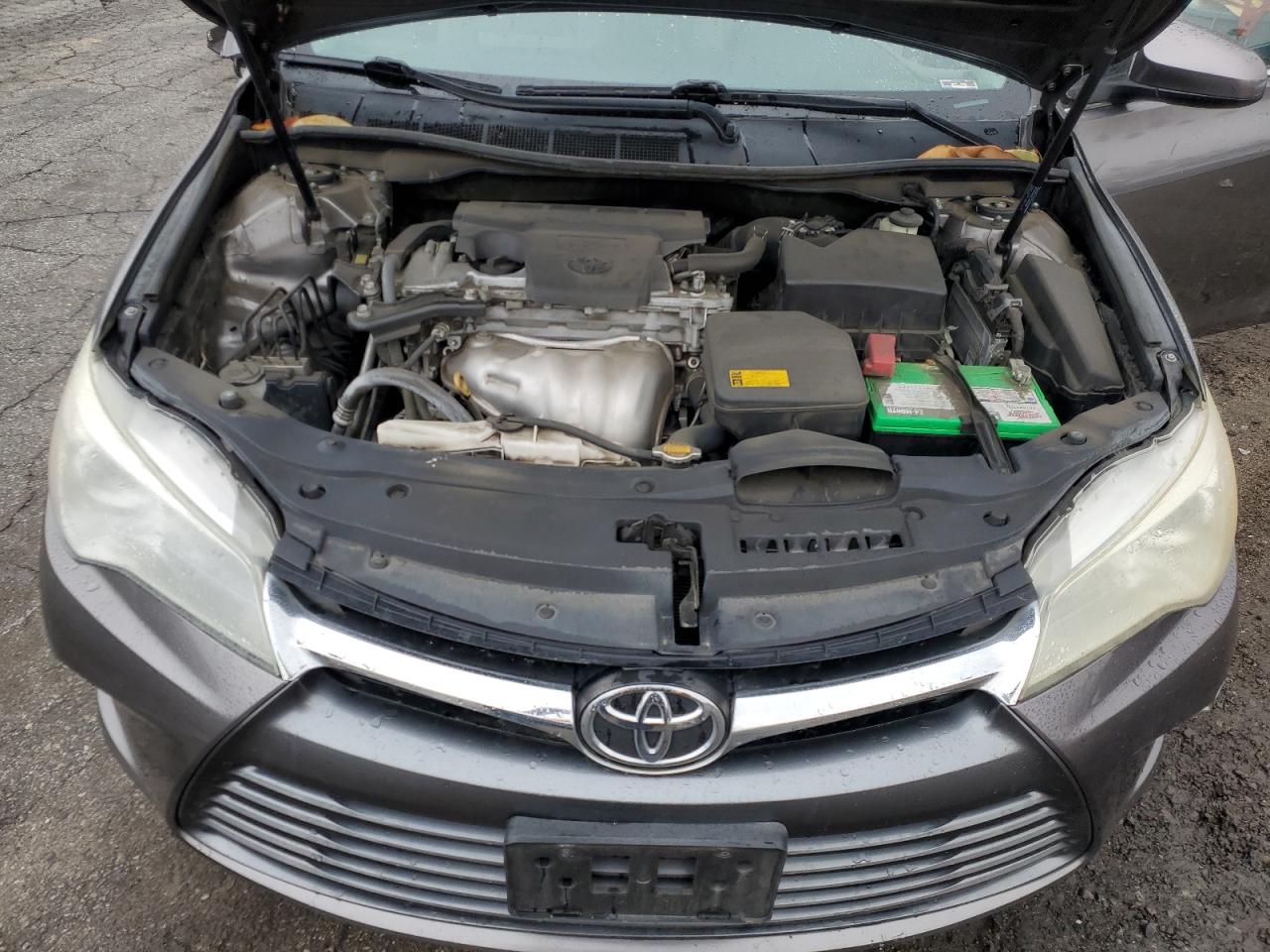 2015 Toyota Camry - Image 11