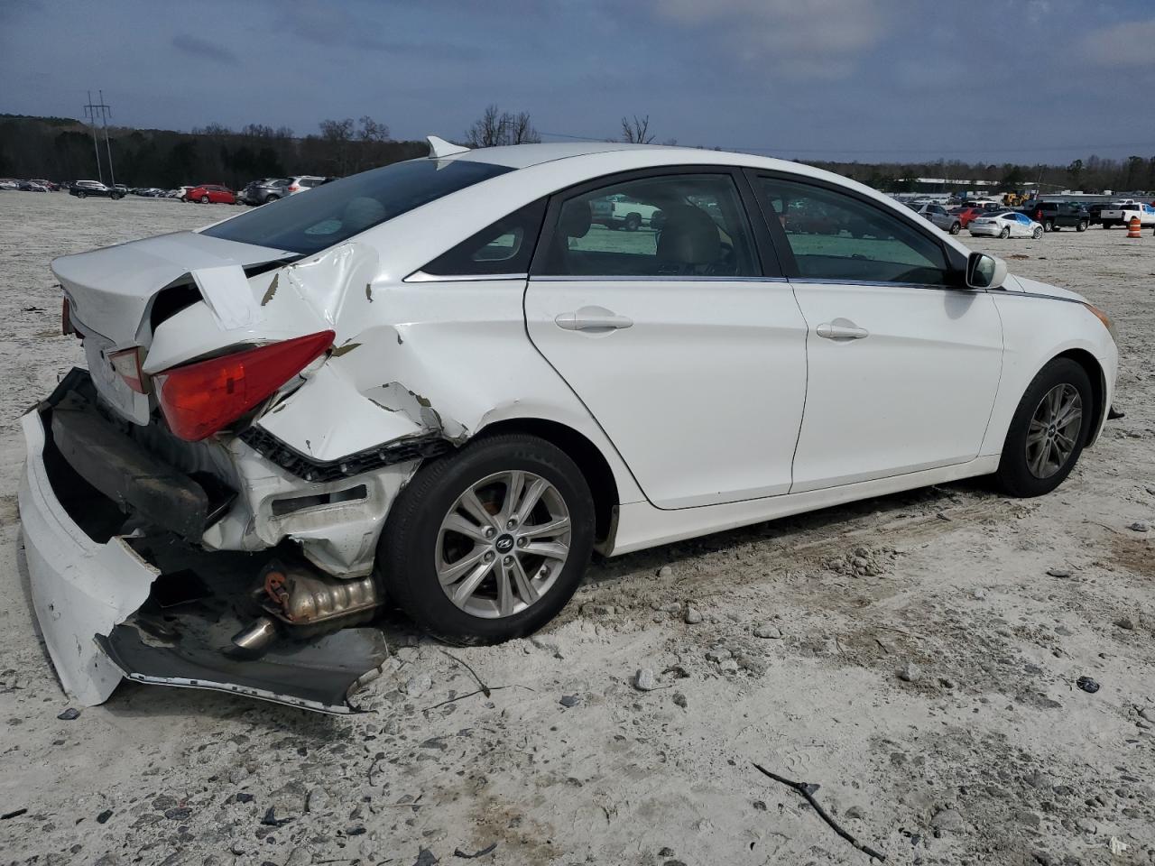2011 Hyundai Sonata - Image 3