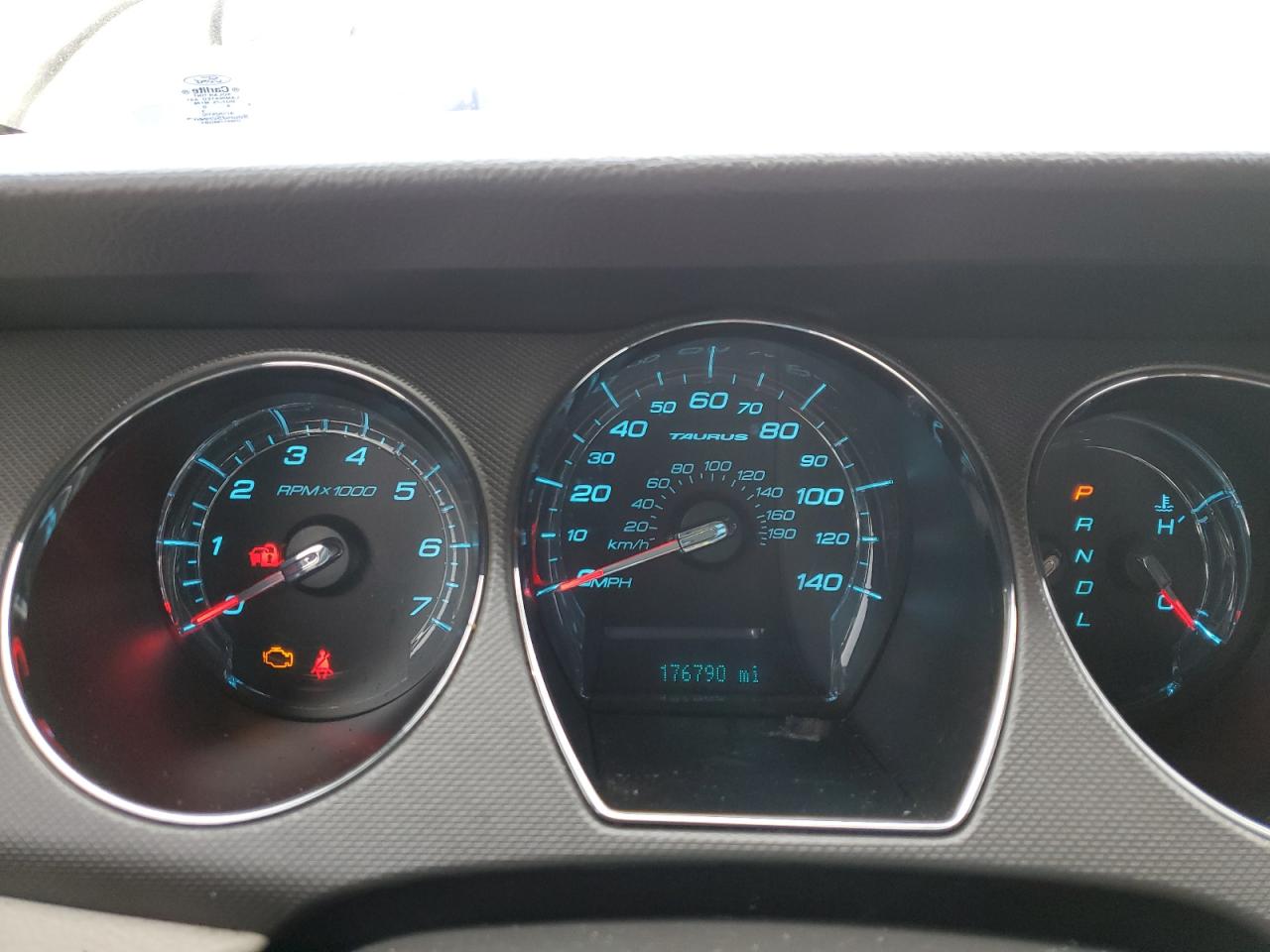 2010 Ford Taurus - Image 9