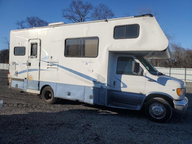 2001 Ford Econoline E450 Super Duty Cutaway Van