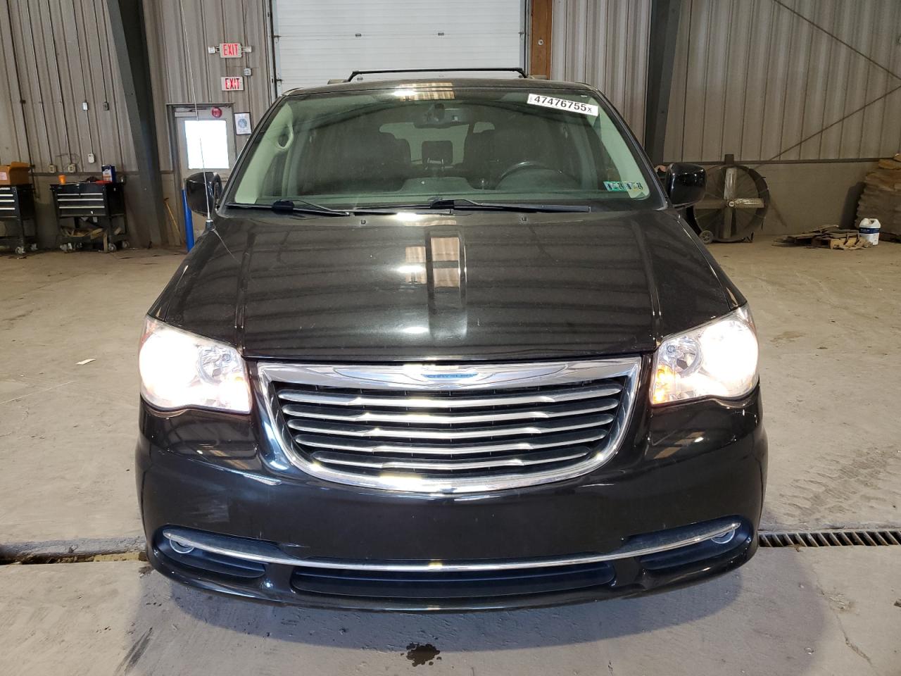 2016 Chrysler Town & Country - Image 5