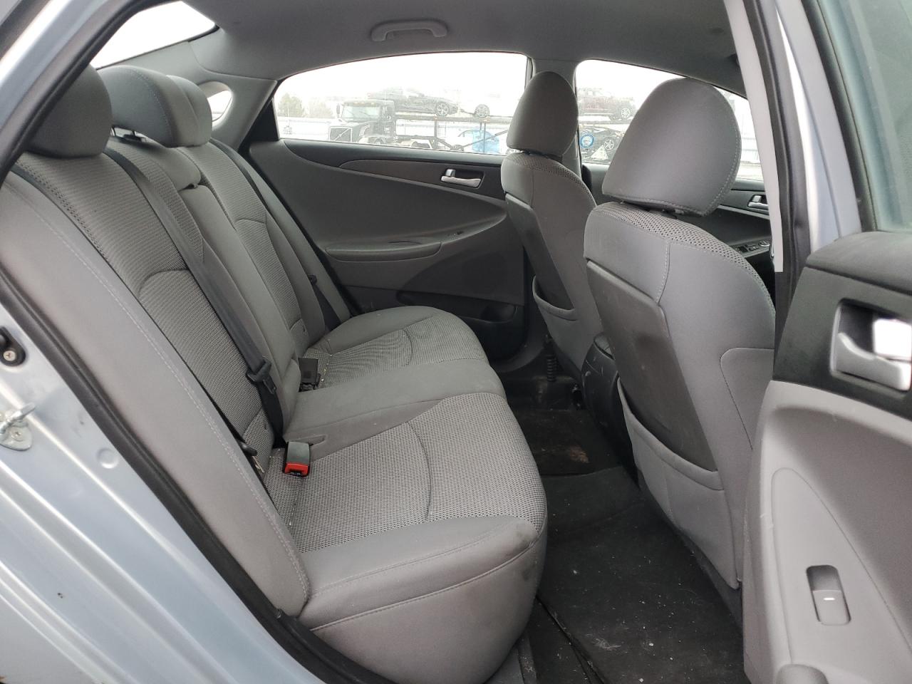 2011 Hyundai Sonata - Image 10