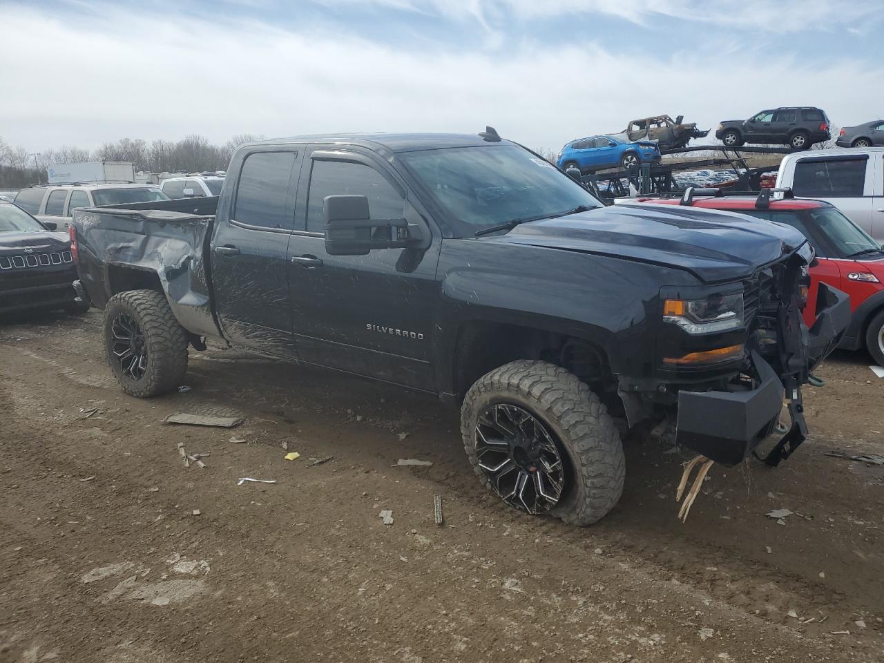 2017 Chevrolet Silverado - Image 4